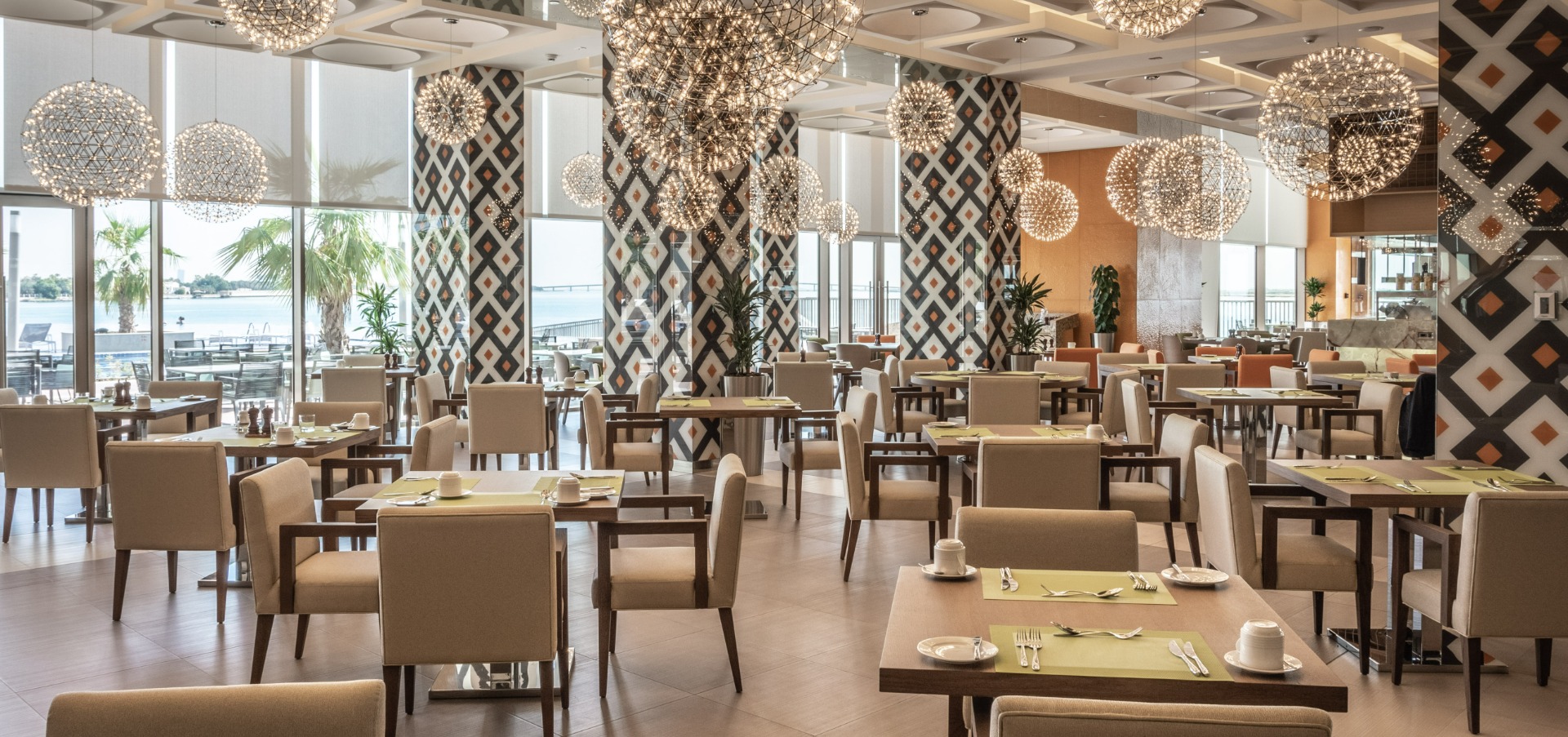 RoyalM-AllDayDining-2