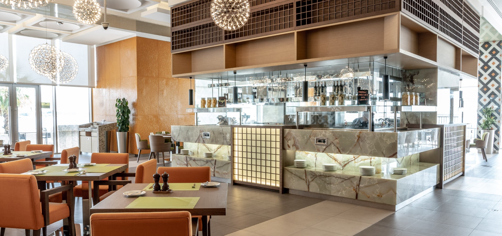 RoyalM-AllDayDining-3